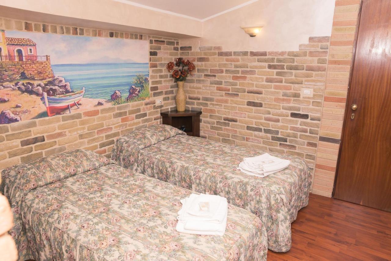 Il Castello Di Perano Hotel Bagian luar foto