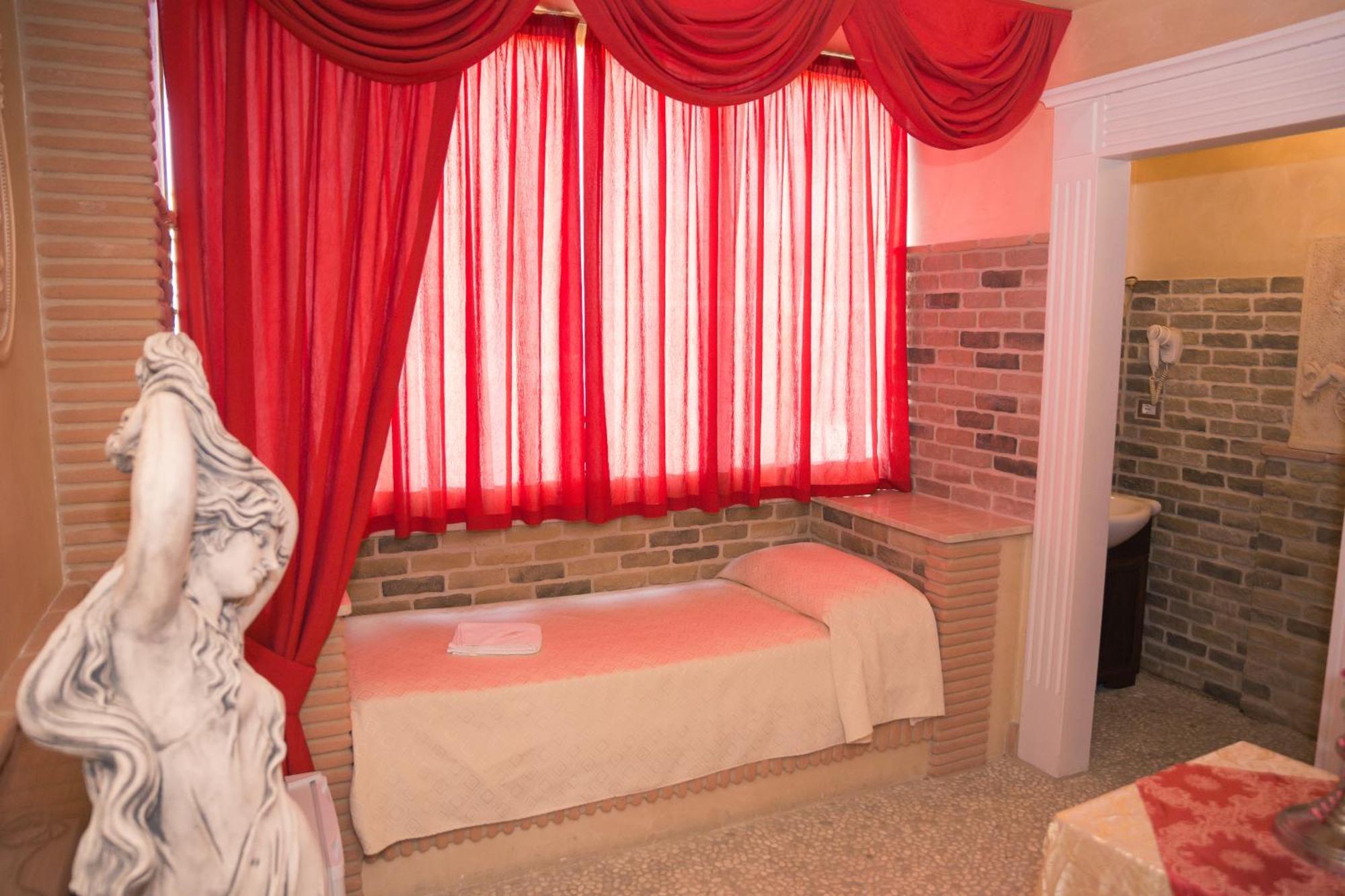 Il Castello Di Perano Hotel Bagian luar foto